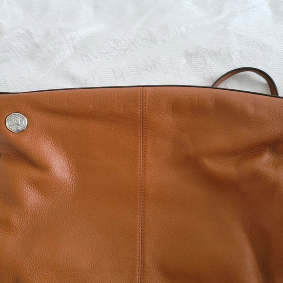 Vince Camuto NWT Nadja Leather Hobo Shoulder Crossbody Handbag - Picture 5 of 10